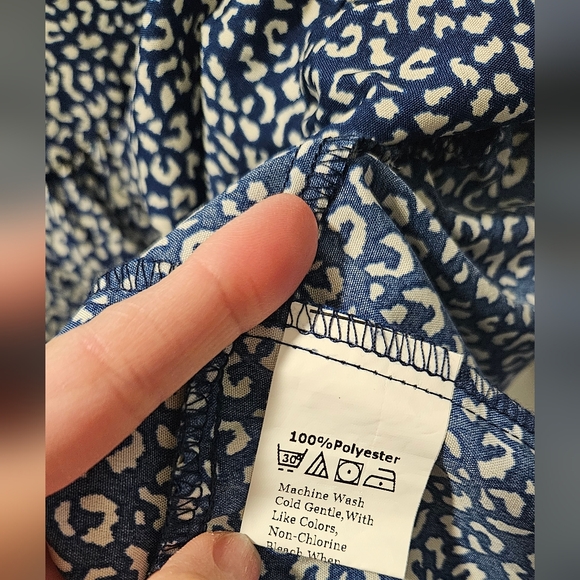 40. Navy/White Cheetah Print Peplum Top Size Large - Picture 3 of 3